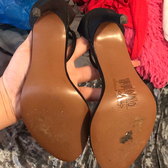 Heels - Picture 2 of 3